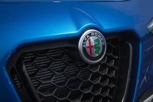 Alfa Romeo Stelvio Veloce 2020 года  (UK)